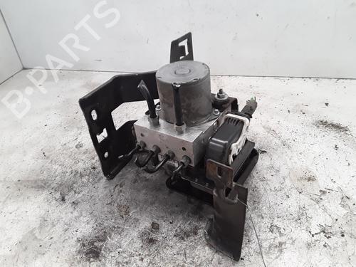 Used ABS pump PEUGEOT 5008 (0U_, 0E_) 1.6 HDi (112 hp) 30015197