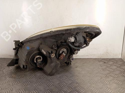 Used Right headlight Right headlight TOYOTA COROLLA Verso (ZER_, ZZE12_, R1_) 2.2 D-4D (AUR10_, AUR10R) (177 hp) 31583685 31583685