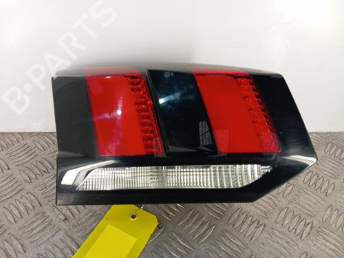 Used Left tailgate light PEUGEOT 5008 II (MC_, MJ_, MR_, M4_) 2.0 BlueHDi 180 (MJEHZW, MJEHZR, MJEHZP) (177 hp) 32168287