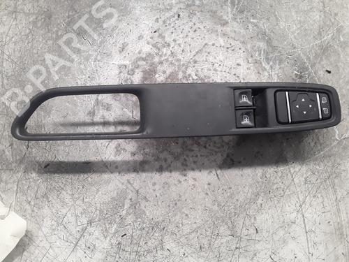 Used Left front window switch RENAULT CLIO IV (BH_) 1.5 dCi 90 (90 hp) 30008837