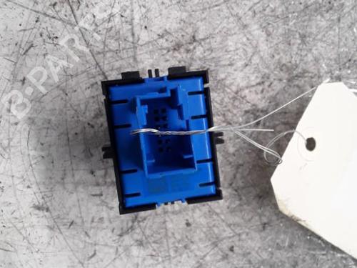 Used Switch PEUGEOT 3008 II SUV (MC_, MR_, MJ_, M4_) 1.6 THP 165 (M45GYW, M45GZW, M45GYV) (165 hp) 30013699