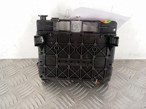 Boîte à Fusibles PEUGEOT 206 Hatchback (2A/C) 1.4 HDi eco 70 (68 hp) 30023057