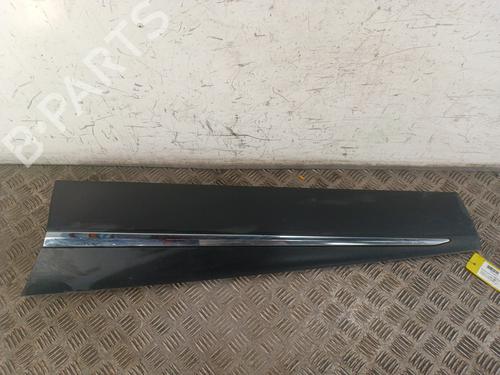 Used Door moulding trim RENAULT CAPTUR I (J5_, H5_) 0.9 TCe 90 (90 hp) 30017499