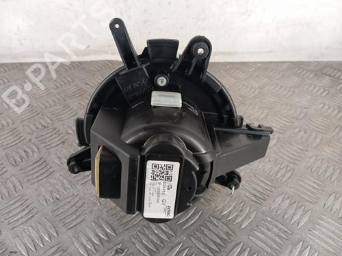 Heater blower motor PEUGEOT 3008 II SUV (MC_, MR_, MJ_, M4_) 1.5 BlueHDi 130 | BP31660435M62