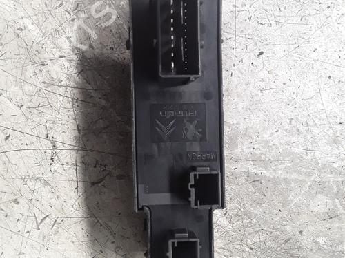 Left front window switch PEUGEOT 2008 I (CU_) 1.5 BlueHDI 120 | BP30018548I27