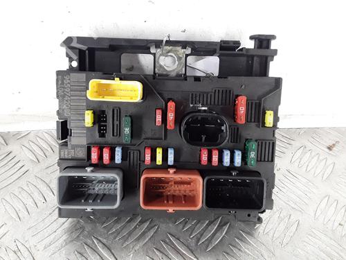 Used Fuse box PEUGEOT 307 Break (3E) 1.6 HDi 110 (109 hp) 30635472