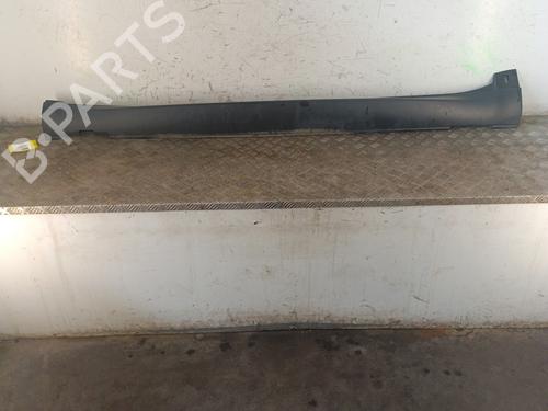 Used Left sideskirt CITROËN C4 CACTUS 1.2 VTi 82 (82 hp) 30025240