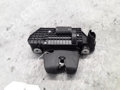 Used Tailgate lock PEUGEOT 2008 II (UD_, US_, UY_, UJ_, UR_, UC_) 1.2 PureTech 130 (USHNS, URHNS) (130 hp) 30014889