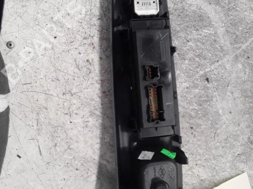 Used Left front window switch NISSAN MICRA V (K14) 1.5 DCI (90 hp) 30009474
