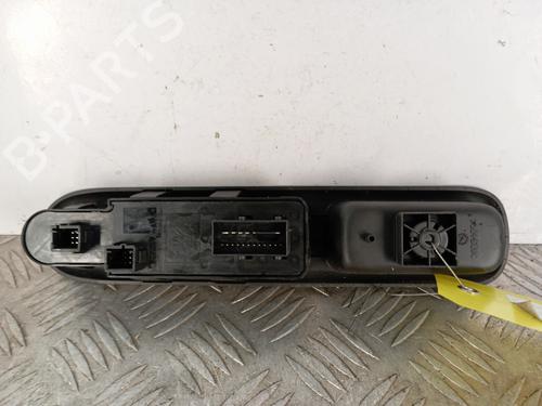 Used Left front window switch Left front window switch PEUGEOT 5008 (0U_, 0E_) 1.6 HDi (112 hp) 33850539 33850539