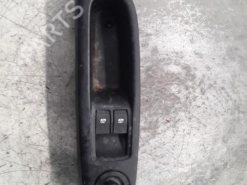 Used Left front window switch RENAULT CLIO II (BB_, CB_) 1.5 dCi (B/CB07) (65 hp) 30012968