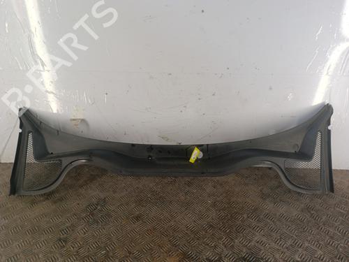 Griglia sotto parabrezza Griglia sotto parabrezza AUDI A1 Sportback (8XA, 8XF) 1.6 TDI (90 hp) 33693137 33693137