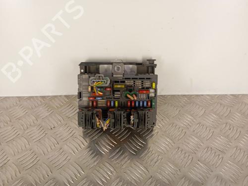 Used Fuse box PEUGEOT 407 (6D_) 2.0 HDi (6DRHRH) (140 hp) 30008116