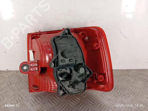 left-taillight-vw-touran-1t3-2010-2011-2012-2013-2014-2015-2016-39138434 main image