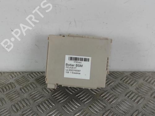 Used Fuse box PEUGEOT 108 1.0 VTi (69 hp) 30022572