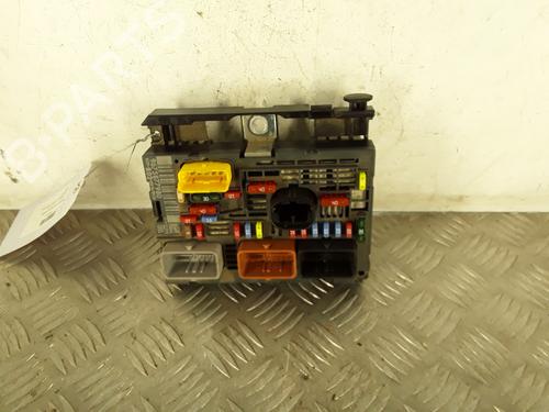 Used Fuse box CITROËN C5 III Break (RW_) 1.6 HDi 110 (112 hp) 30174178