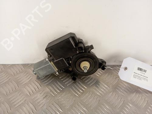 Vindusheismotor høyre foran VW BEETLE (5C1, 5C2) 1.4 TSI (160 hp) 30007936