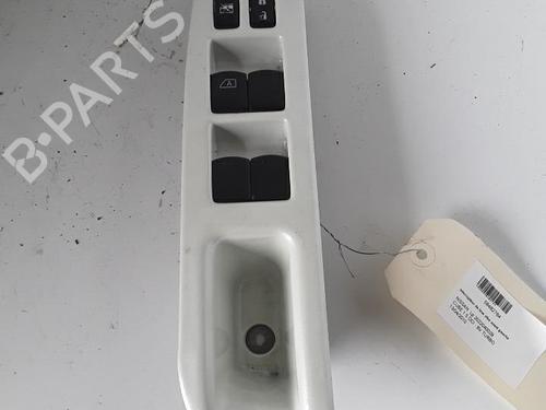 Used Left front window switch NISSAN CUBE (Z12) 1.5 dCi (110 hp) 30022167
