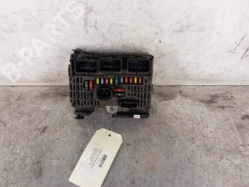 Used Fuse box PEUGEOT 407 (6D_) 2.0 HDi 135 (6DRHRH, 6DRHRE, 6DRHRG, 6DRHRJ) (136 hp) 30018270