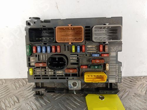 Used Fuse box Fuse box PEUGEOT 5008 (0U_, 0E_) 1.6 HDi (112 hp) 33850525 33850525