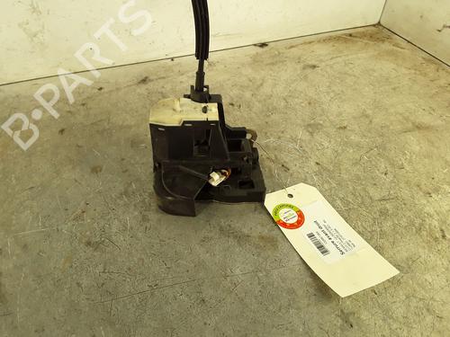 Cerradura puerta delantera derecha RENAULT CLIO II (BB_, CB_) 1.5 dCi (B/CB07) (65 hp) 30014783