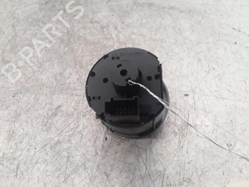 switch-vw-golf-plus-v-5m1-521-2004-2005-2006-2007-2008-2009-2010-2011-2012-2013-30013953 main image