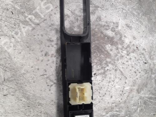 Used Left front window switch Left front window switch RENAULT CLIO IV (BH_) 1.5 dCi 90 (90 hp) 30008837 30008837