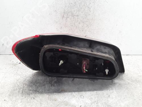 Right taillight PEUGEOT 306 Hatchback (7A, 7C, N3, N5) 2.0 HDI 90 | BP30013167C35