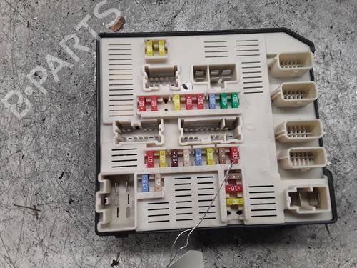 Sikringsdåse RENAULT MEGANE III Hatchback (BZ0/1_, B3_) 1.5 dCi (BZ09, BZ0D, BZ1W, BZ29, BZ14) (110 hp) 30023941