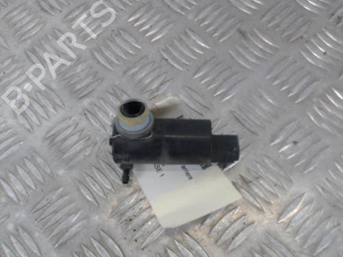 Used Washer pump TOYOTA YARIS (_P9_) 1.4 D-4D (NLP90_, NLP90R) (90 hp) 30022592