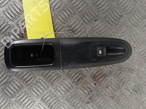 Used Right front window switch PEUGEOT 406 (8B) 2.0 HDI 110 (109 hp) 31182591