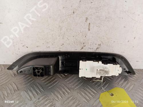Used Left front window switch Left front window switch PEUGEOT 208 II (UB_, UP_, UW_, UJ_) 1.2 PureTech 75 (75 hp) 39695296 39695296