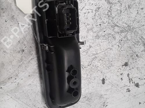 Used Right front window switch Right front window switch RENAULT CLIO III (BR0/1, CR0/1) 1.5 dCi (C/BR0G, C/BR1G) (68 hp) 30023821 30023821