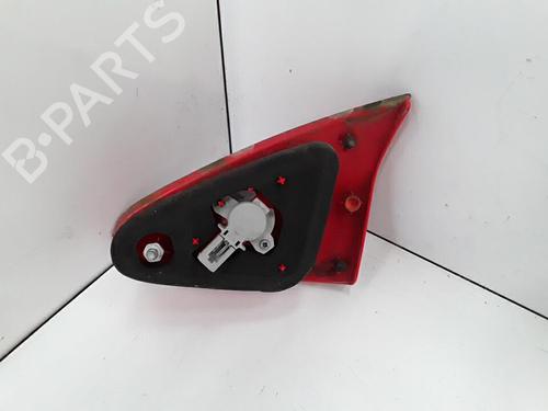 Venstre baglygte bagklap ALFA ROMEO 147 (937_) 1.6 16V T.SPARK (937.AXA1A, 937.AXB1A, 937.BXB1A) (120 hp) 30021761