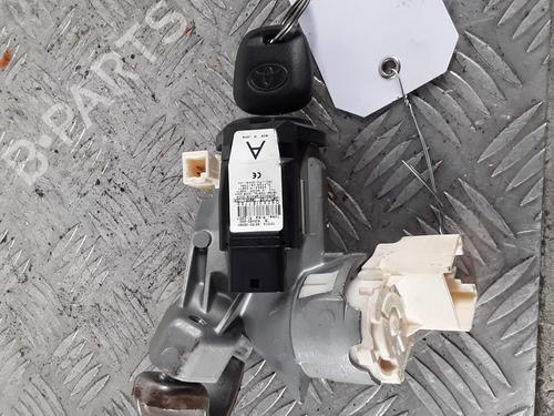 Used Ignition barrel TOYOTA YARIS (_P9_) 1.4 D-4D (NLP90_, NLP90R) (90 hp) 30391846