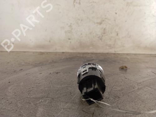 Used Switch Switch PEUGEOT 208 II (UB_, UP_, UW_, UJ_) e-208 (136 hp) 30010225 30010225