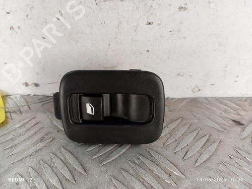 Used Right front window switch Right front window switch CITROËN C3 III (SX) 1.2 PureTech 82 (83 hp) 36759116 36759116