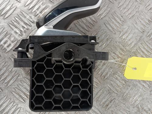 Gearknop Gearknop PEUGEOT 308 II (LB_, LP_, LW_, LH_, L3_) 1.5 BlueHDi 130 (131 hp) 33693180 33693180