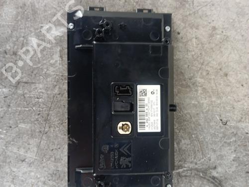 Used Display monitor Display monitor PEUGEOT 208 II (UB_, UP_, UW_, UJ_) e-208 (136 hp) 30020035 30020035