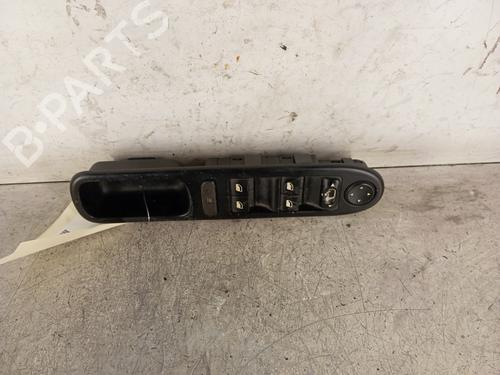 Venstre fortil elrude kontakt PEUGEOT 307 Break (3E) 1.6 HDi 110 (109 hp) 30010506