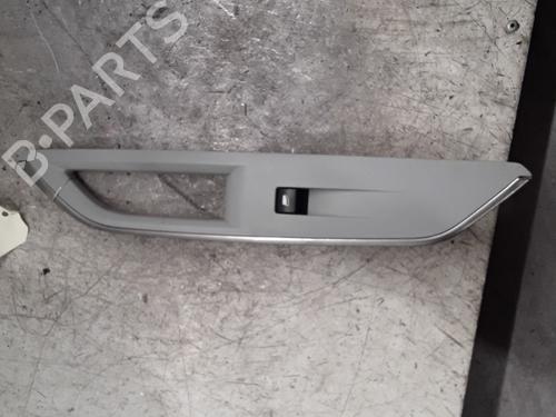 Høyre Foran elrute bryter PEUGEOT 5008 II (MC_, MJ_, MR_, M4_) 1.5 BlueHDi 130 (MCYHZJ, MCYHZR, MCYHZX) (131 hp) 30018381