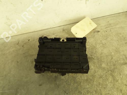Fuse box PEUGEOT 406 (8B) 2.0 HDI 110 | BP30025739E1