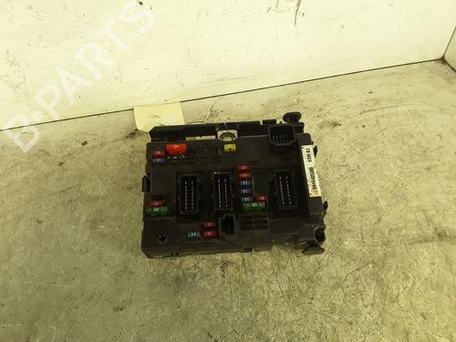 Used Fuse box PEUGEOT 406 (8B) 2.0 HDI 110 (109 hp) 30025739