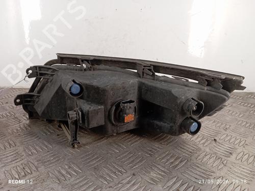 Used Right front fog light Right front fog light SKODA SUPERB II (3T4) 2.0 TDI (170 hp) 35956566 35956566
