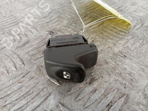 Used Right front window switch Right front window switch RENAULT KANGOO (KC0/1_) 1.5 dCi (KC08, KC09) (82 hp) 33692484 33692484