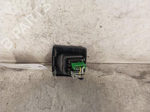 Used Right rear window switch Right rear window switch RENAULT MEGANE I (BA0/1_) 1.6 16V (BA04, BA0B, BA11, BA1J, BA16, BA19, BA1K, BA1V,... (107 hp) 30023693 30023693