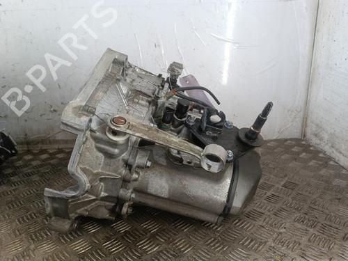 Caixa de velocidades Caixa de velocidades PEUGEOT 206+ (2L_, 2M_) 1.4 i (73 hp) 36150820 36150820