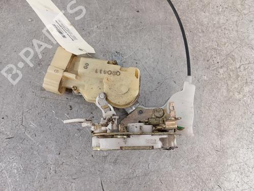 Venstre foran lås TOYOTA YARIS (_P1_) 1.4 D-4D (NLP10_, NLP10R) (75 hp) 30014690