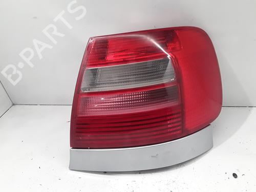 Piloto trasero derecho AUDI A4 B5 (8D2) 1.9 TDI (110 hp) 30026253