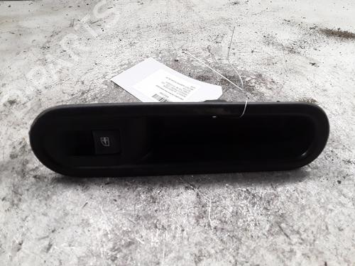 Højre fortil elrude kontakt RENAULT TWINGO III (BCM_, BCA_) 0.9 TCe 90 (BCM9, BCM2) (90 hp) 30015153